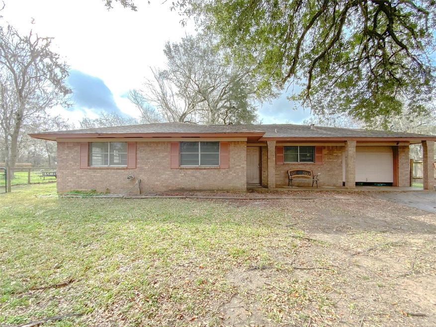 930 Mulberry Ln, Brazoria, TX 77422 - photo 1