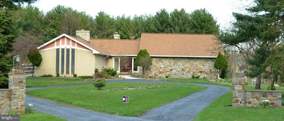 13009 Heil Manor Dr, Reisterstown, MD 21136 - photo 1