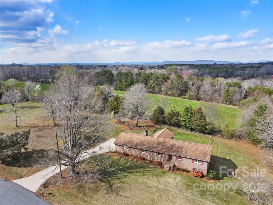 1552 Allen Ln, Conover, NC 28613 - photo 1