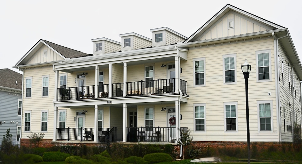 828 Goswell Dr., Unit 103