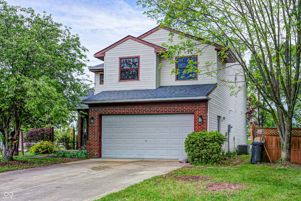 305 Cardinal Dr, Whiteland, IN 46184 - photo 1