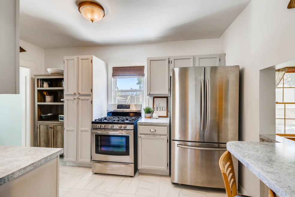 591 N West Ave, Elmhurst, IL 60126 - photo 1