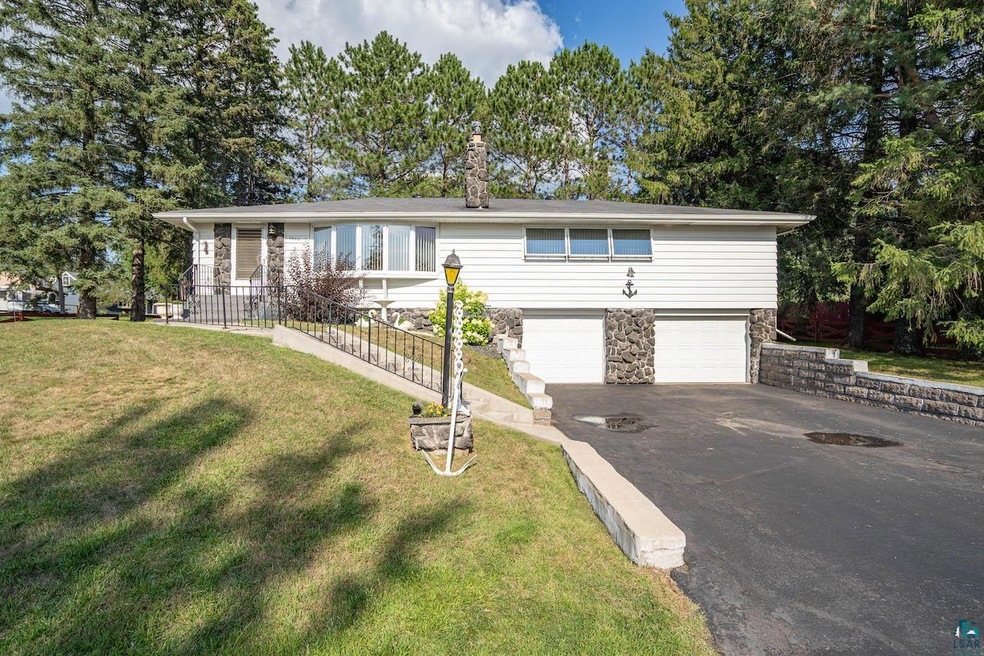 2424 Hutchinson Rd, Duluth, MN 55811 - photo 1