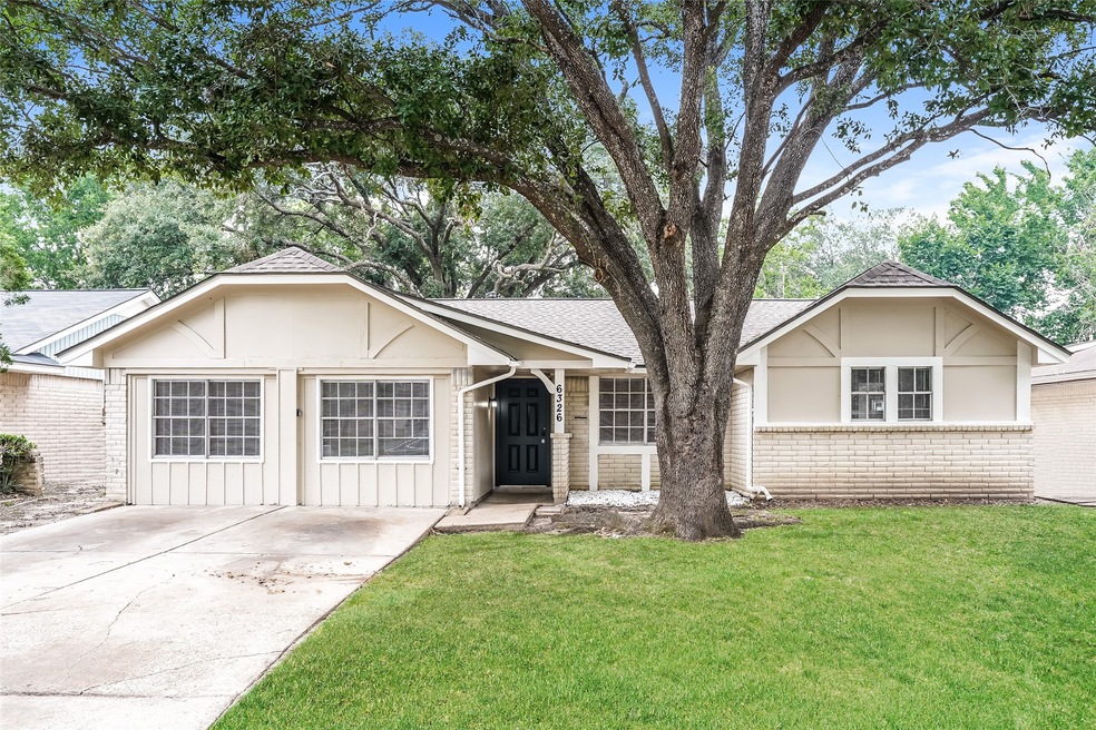 6326 Silver Chalice Dr, Houston, TX 77088 - photo 1