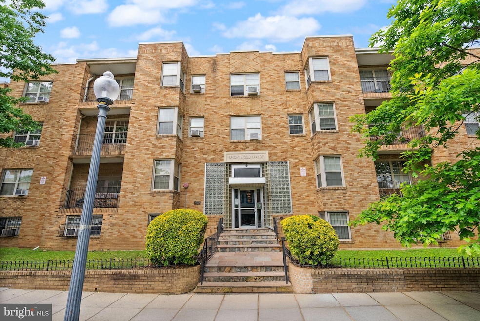 939 Longfellow St NW unit 305, Washington, DC 20011 - photo 1