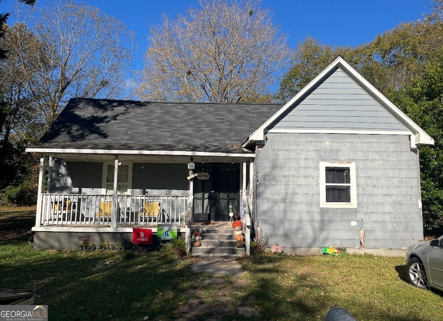 112 Hendry St, Union Point, GA 30669 - photo 1