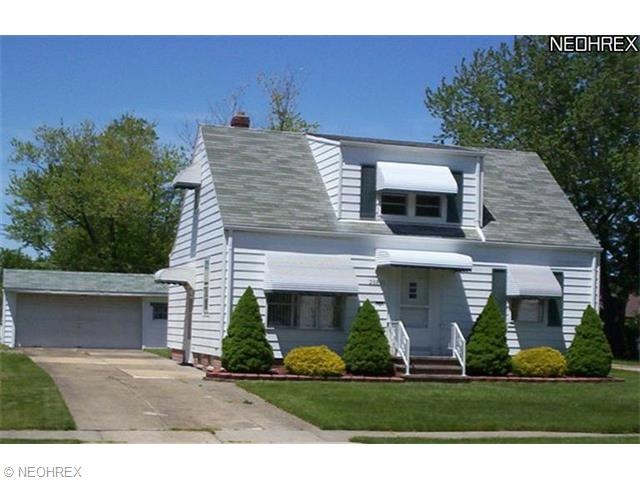 Welcome Home to 28865 Hazel Avenue! You'll love th