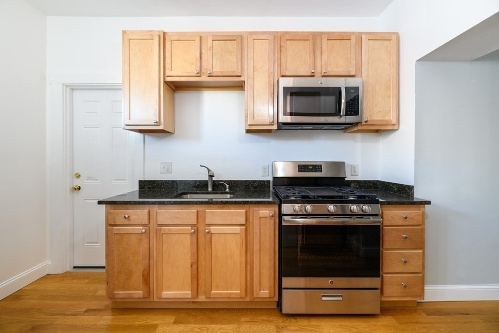 124 Summer St unit 4, Somerville, MA 02143 - photo 1