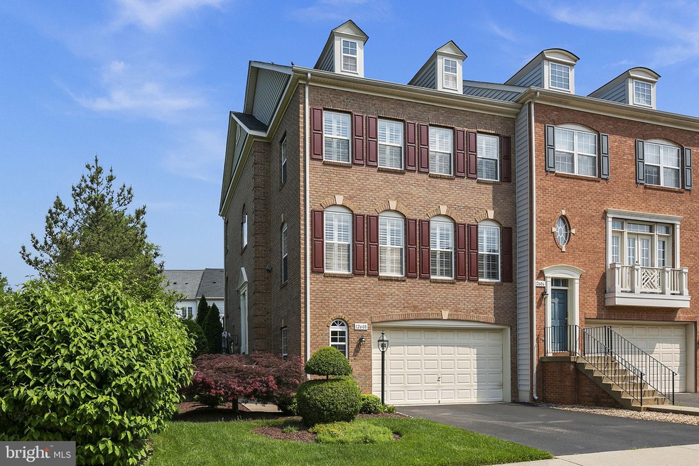12608 Buckleys Gate Dr, Fairfax, VA 22030 - photo 1