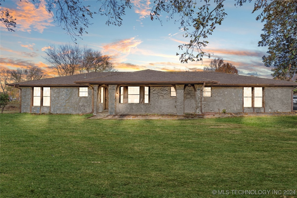 9426 N 153rd East Ave, Owasso, OK 74055 - photo 1