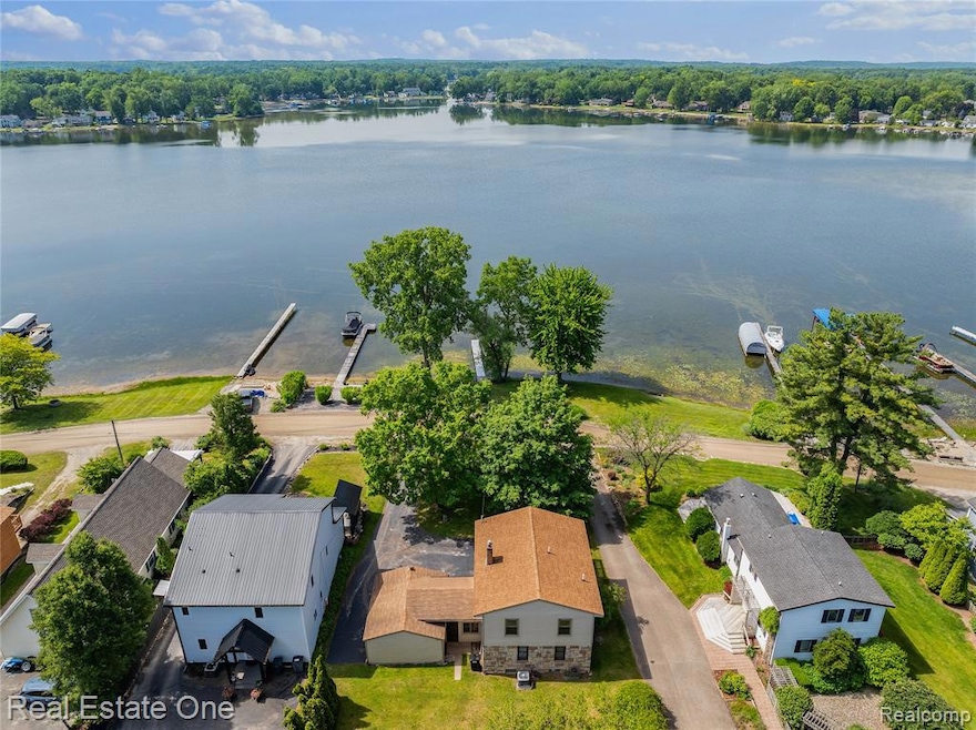 For Sale $650,000 • Co-Listing Agent