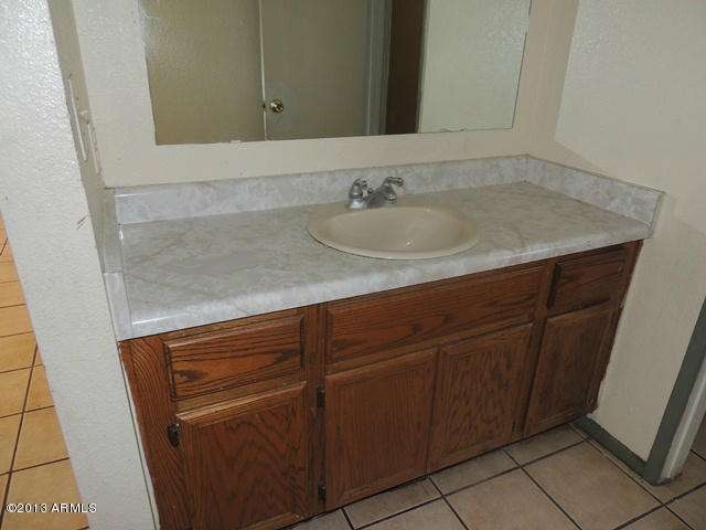 023-092792 Bath Vanity