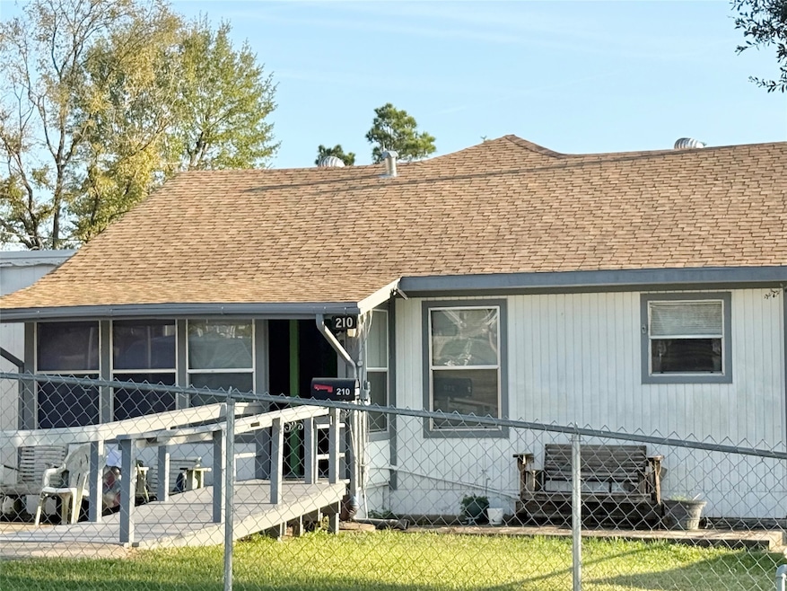 210 Magnolia Cove, Onalaska, TX 77360 - photo 1