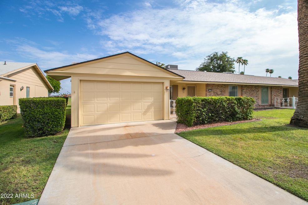 10708 W Cameo Dr unit 4, Sun City, AZ 85351 - photo 1