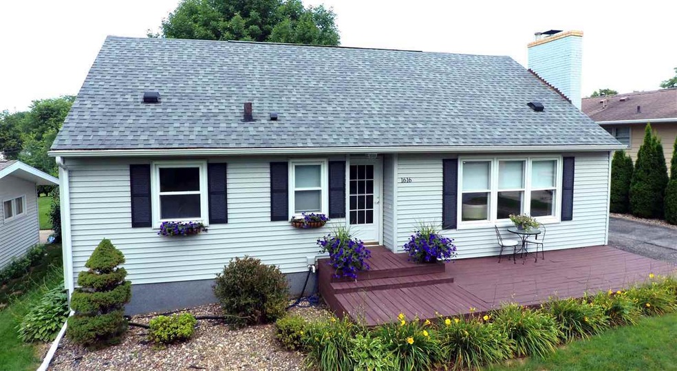 1616 Tremont St, Cedar Falls, IA 50613 - photo 1