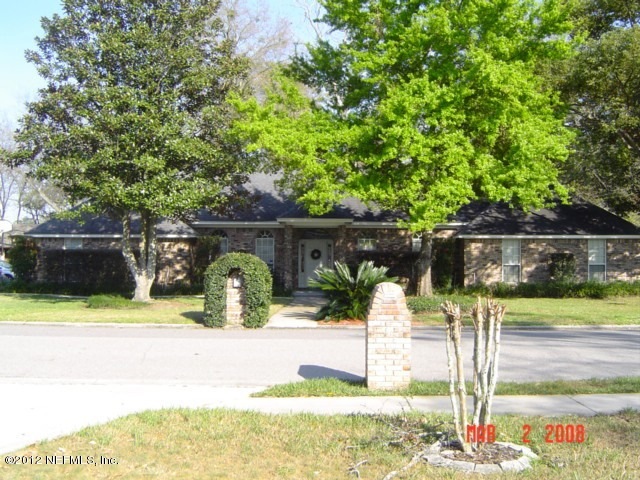 4661 Confederate Oaks Dr, Jacksonville, FL 32210 - photo 1