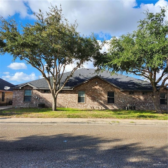 1309 Prosperity Dr unit C, Edinburg, TX 78541 - photo 1