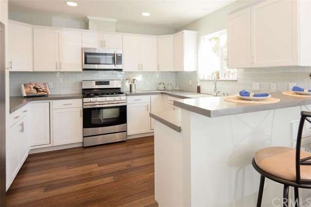 kitchen has all new SS appliances, quartz countert