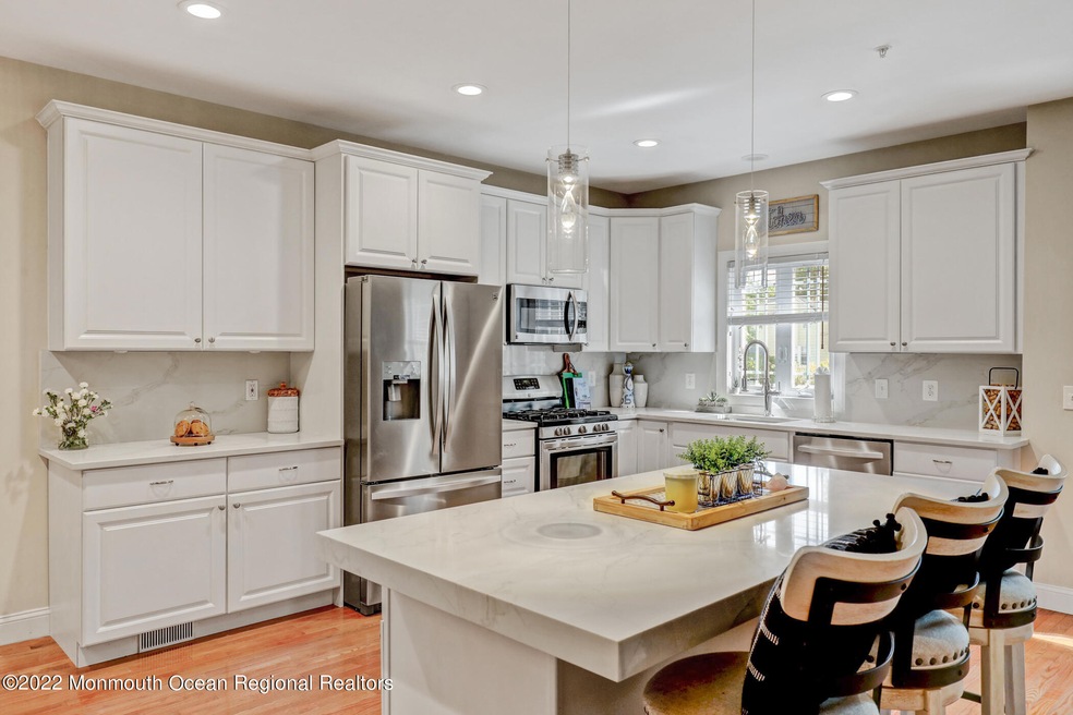 553 S Atlantic Ave unit 5, Matawan, NJ 07747 - photo 1