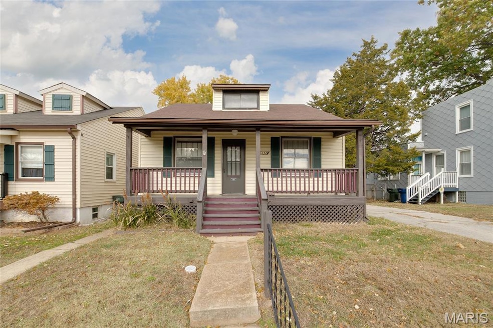 6737 Odell St, Saint Louis, MO 63139 - photo 1