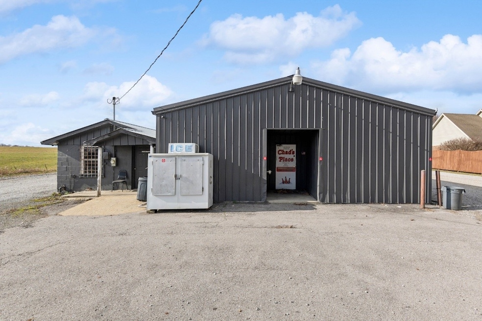 1821 Old Gamaliel Rd, Red Boiling Springs, TN 37150 - photo 1