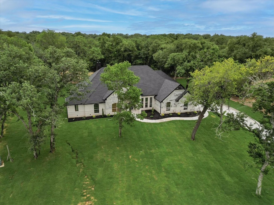 1011 Glenoaks Dr, Weatherford, TX 76088 - photo 1