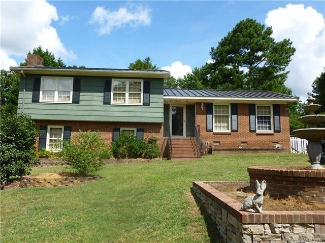 WELCOME HOME  to our Brick and wood siding split l