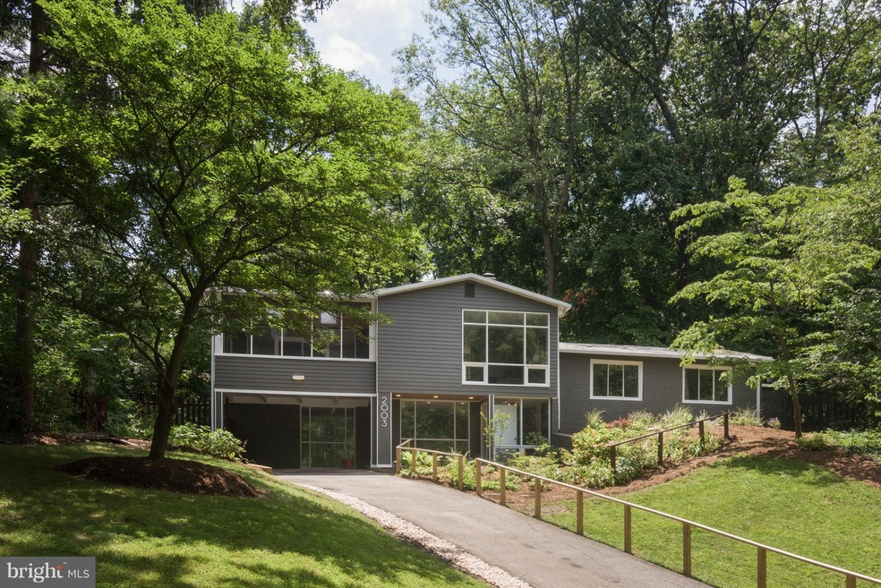 2003 Bedford Ln, Alexandria, VA 22307 - photo 1