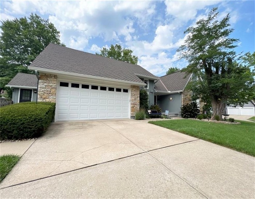 812 E 120 St, Kansas City, MO 64146 - photo 1