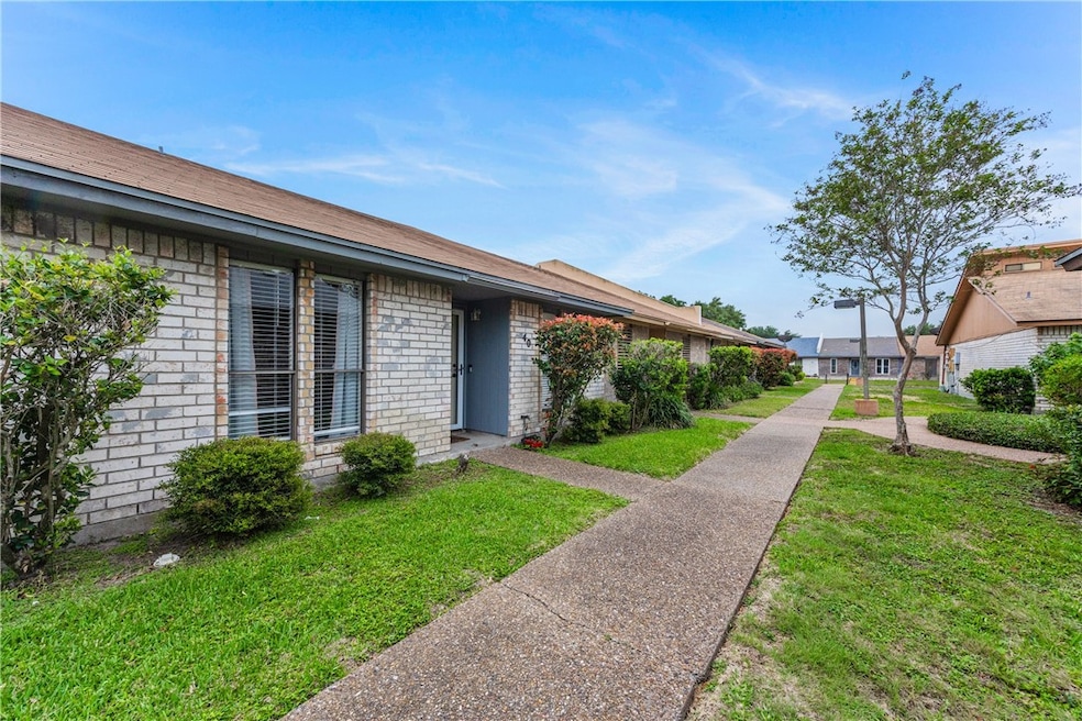 13656 Teague Ln unit 40, Corpus Christi, TX 78410 - photo 1
