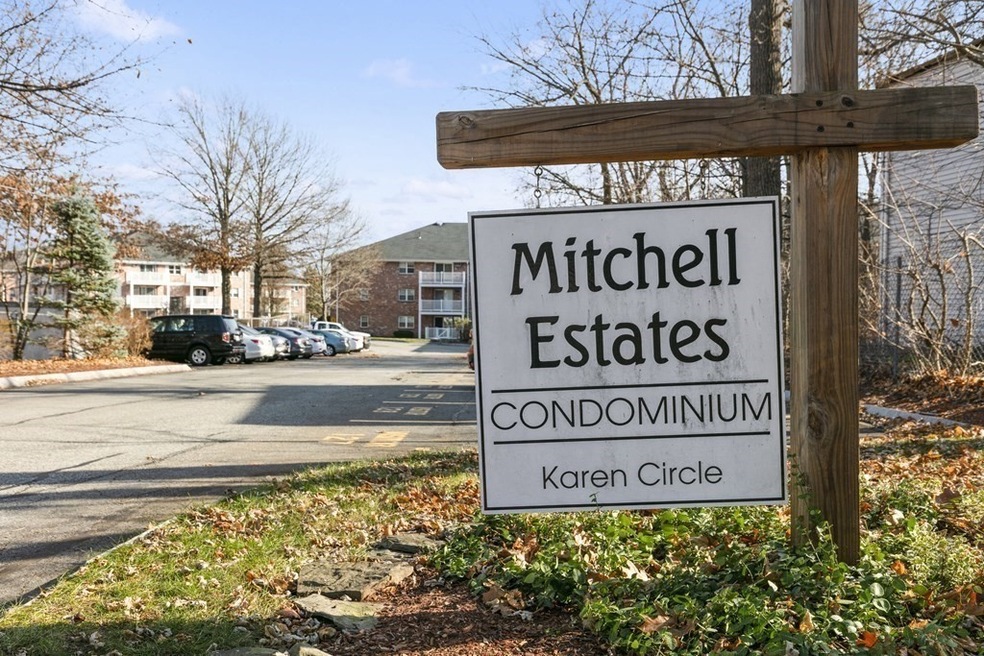 5 Karen Cir unit 4, Billerica, MA 01821 - photo 1