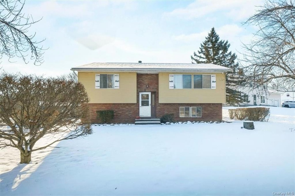 30 Kerilee Ct, Pine Bush, NY 12566 - photo 1