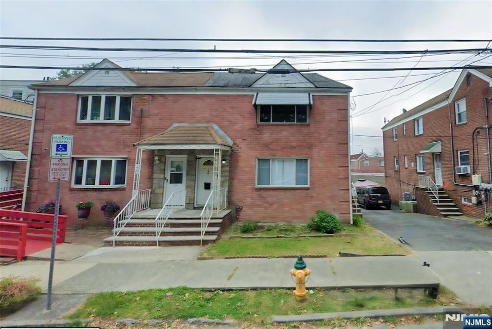 196-198 Tuxedo Pkwy, Newark, NJ 07106 - photo 1