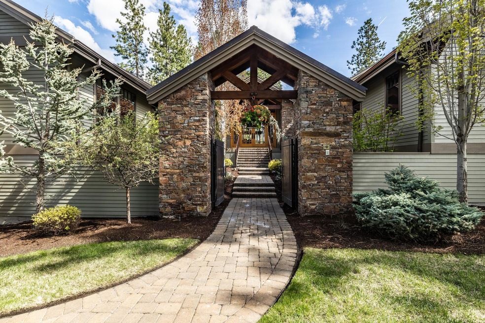 19334 Green Lakes Loop, Bend, OR 97702 - photo 1