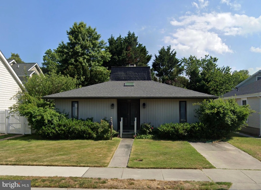 For Sale $2,000,000 • Co-Listing Agent