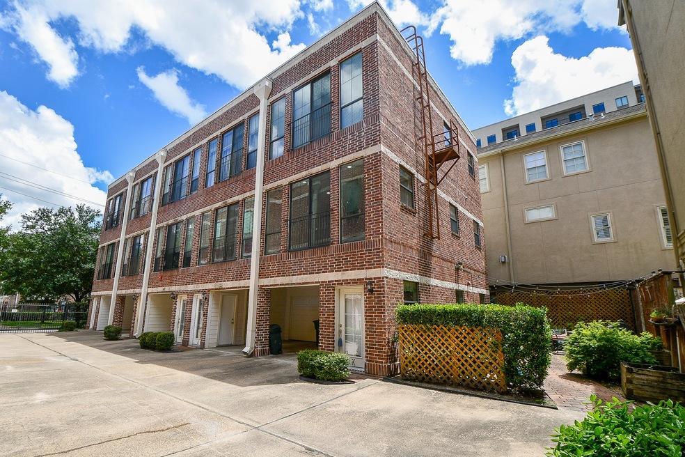 118 Mcgowen St unit K, Houston, TX 77006 - photo 1