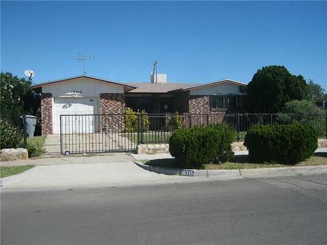 10715 Pescador Dr, El Paso, TX 79935 - photo 1