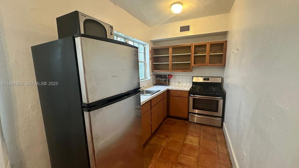 754 Meridian Ave unit 15, Miami Beach, FL 33139 - photo 1