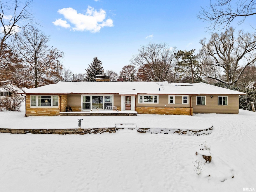 3227 N Knoxville Ave, Peoria, IL 61604 - photo 1