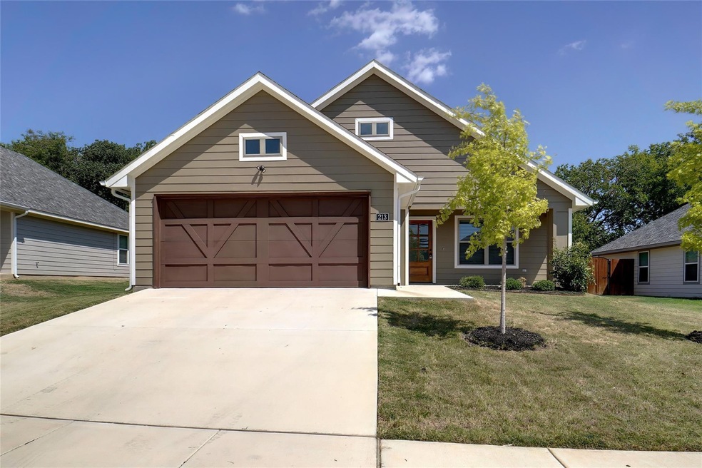 213 Clover Cir, Weatherford, TX 76086 - photo 1
