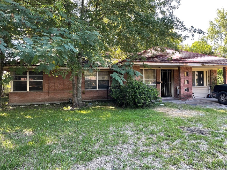 10109 Bretton Dr, Houston, TX 77016 - photo 1