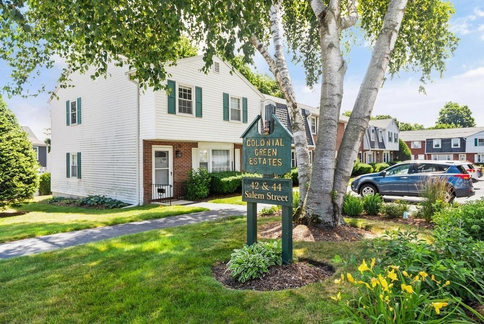 42 Salem St unit B, Wakefield, MA 01880 - photo 1