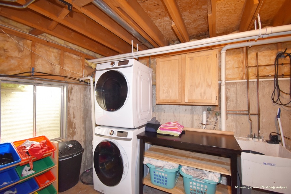 5 Lisa Ct, Lake In the Hills, IL 60156 - photo 1