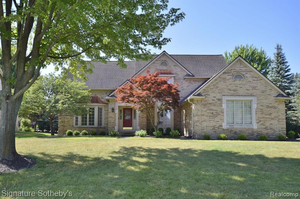 3677 Hollenshade Dr, Rochester Hills, MI 48306 - photo 1