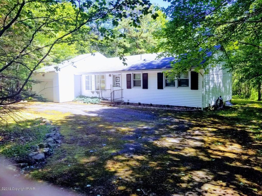 5152 Pine Tree Ln, Pocono Summit, PA 18346 - photo 1