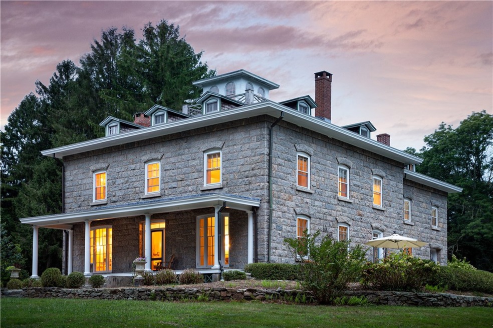 1789 Kingstown Rd, Wakefield, RI 02879 - photo 1