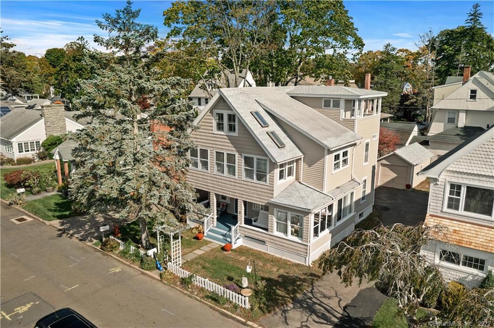 9 Crescent Bluff Ave, Branford, CT 06405 - photo 1