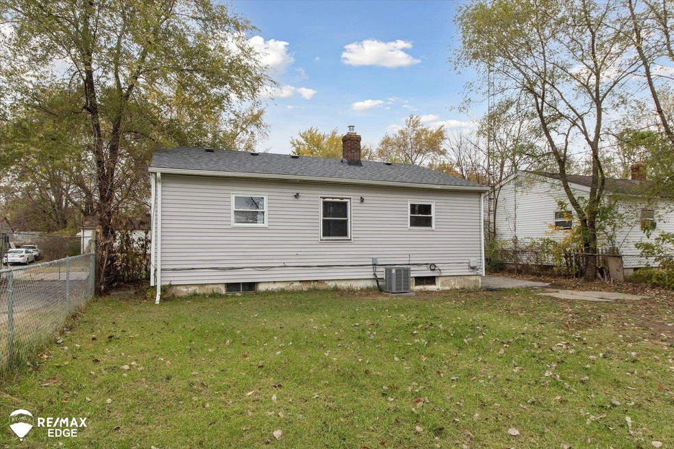 2718 Plainfield Ave, Flint, MI 48506 - photo 1