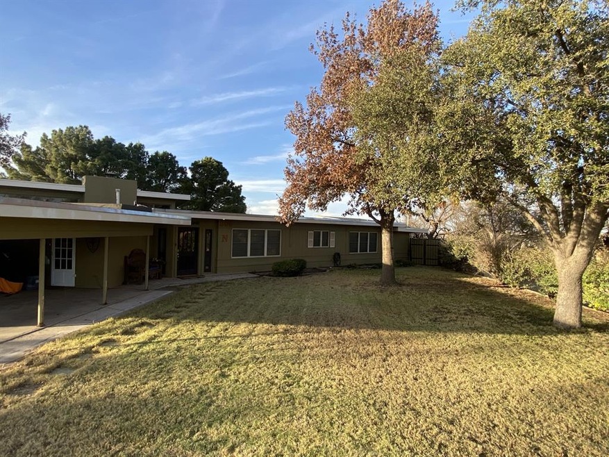 806 W 14th St, Big Spring, TX 79720 - photo 1