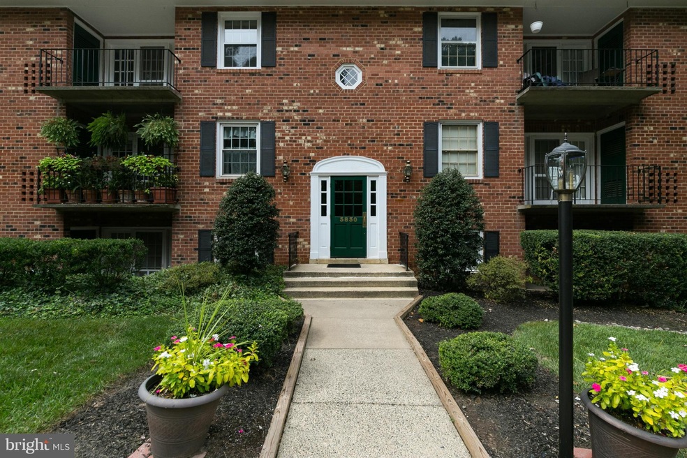 3830 Lyndhurst Dr unit 301, Fairfax, VA 22031 - photo 1